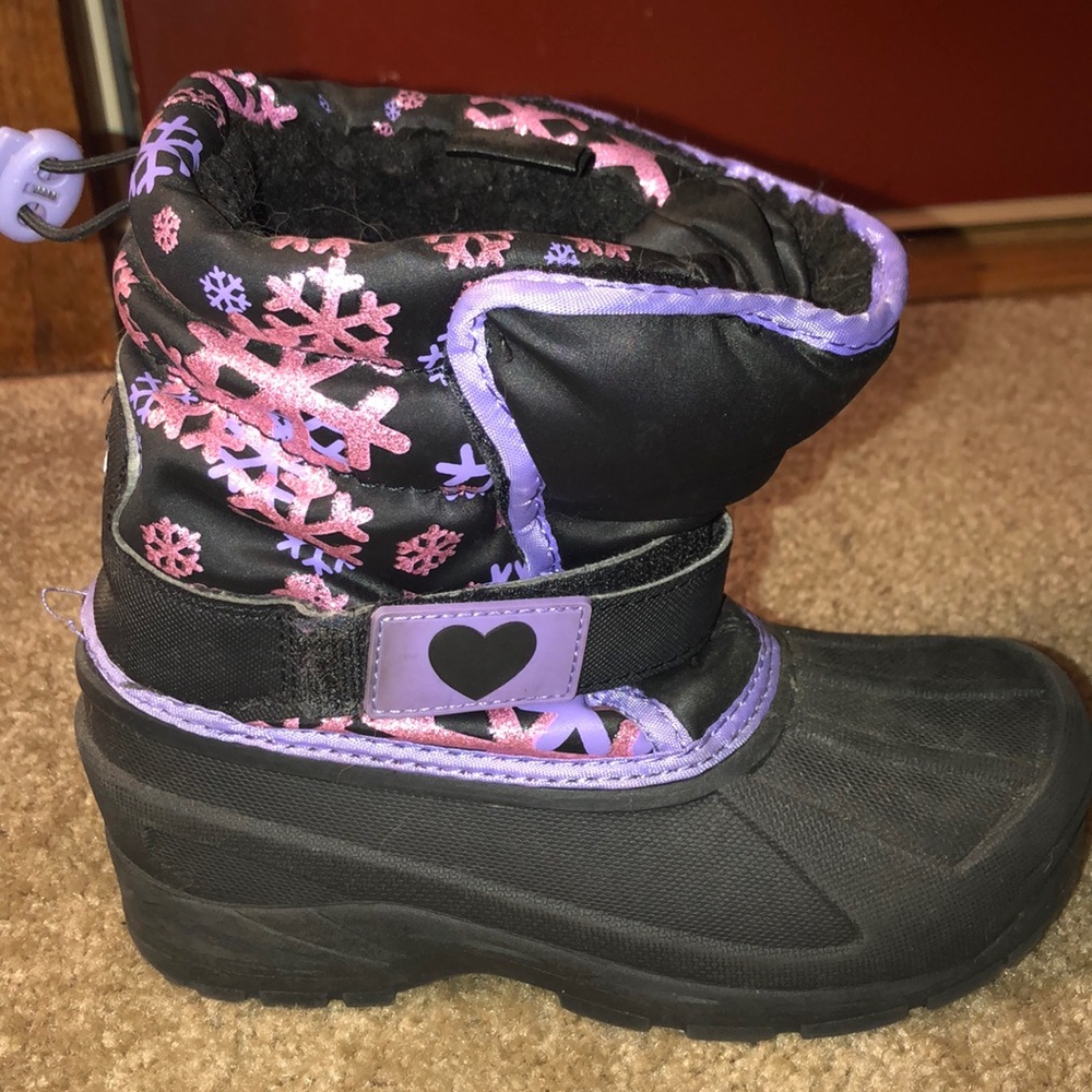 Snow boots